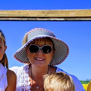 Meet your Posher, Diane